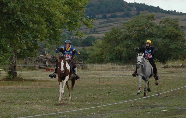 Victoire d'Indiene des collines devant Ainhoa Hadliz, photo Jacky Boudoiron